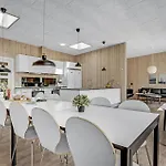6 Bedroom Stunning In Casa vacanze