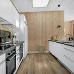 6 Bedroom Stunning In Glesborg