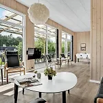 6 Bedroom Stunning In Glesborg