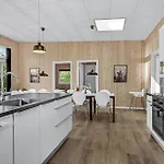 6 Bedroom Stunning In Casa vacanze