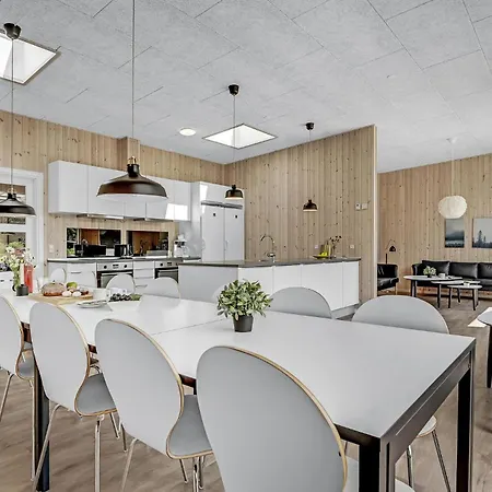 6 Bedroom Stunning In Ferienhaus