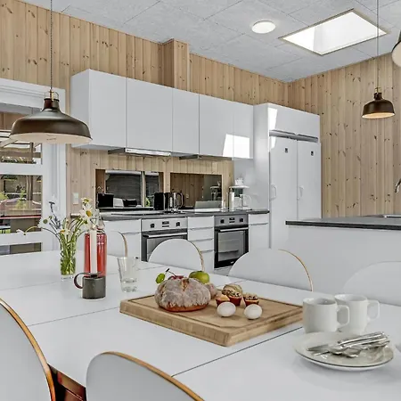 Casa vacanze 6 Bedroom Stunning In Glesborg