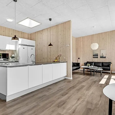6 Bedroom Stunning In