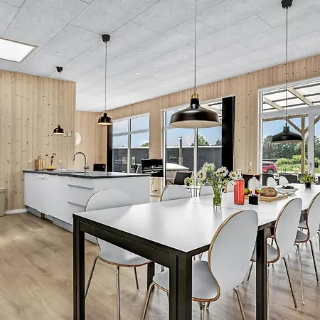 6 Bedroom Stunning In *